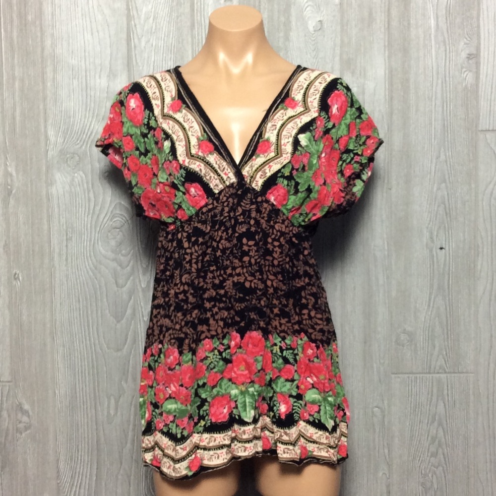 Angie V-Neck Floral Top - Red and Black